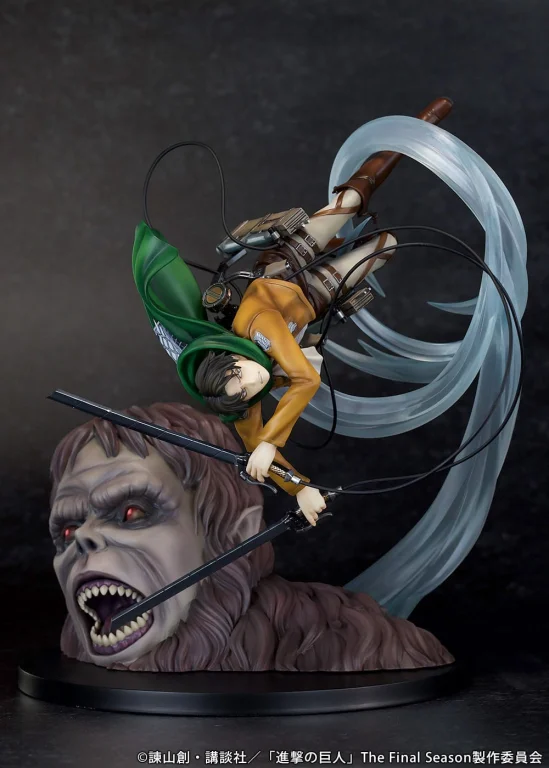 Attack on Titan - Scale Figure - Levi vs. Beast Titan