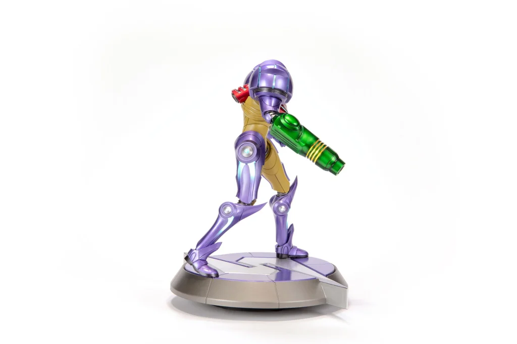 Metroid - First 4 Figures - Samus Aran (Gravity Suit) (Collector's Edition)