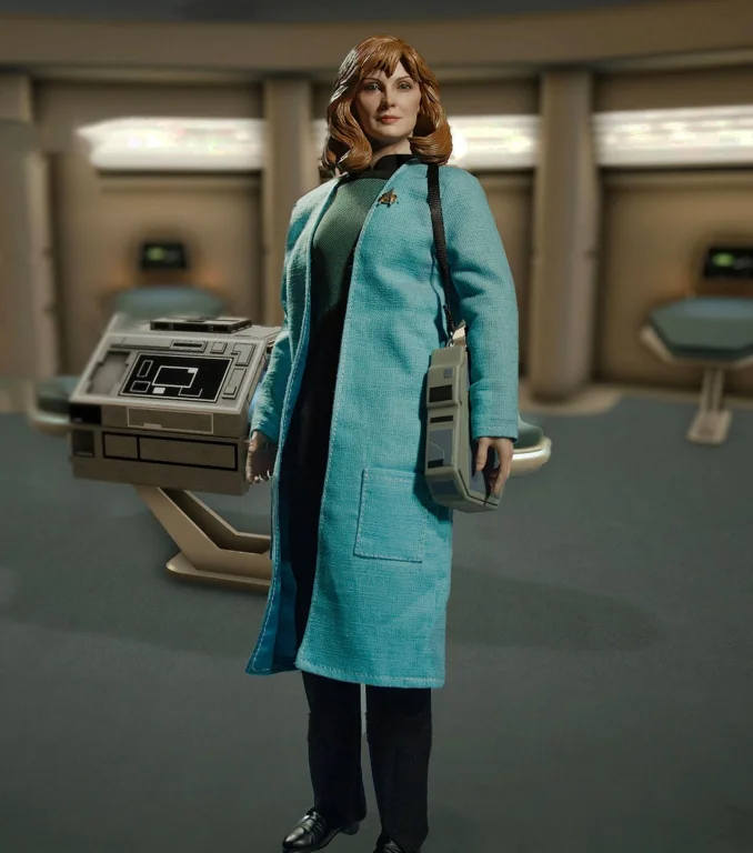 Star Trek - Scale Action Figure - Dr. Beverly Crusher (Standard Edition)