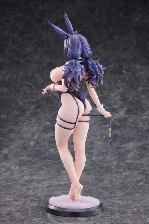 Sue - Scale Figure - The Obedient Hina Verna (Barefoot Ver.)