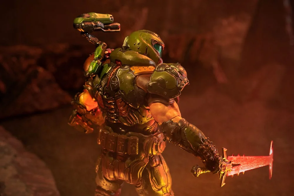 Doom - Scale Action Figure - Doomslayer